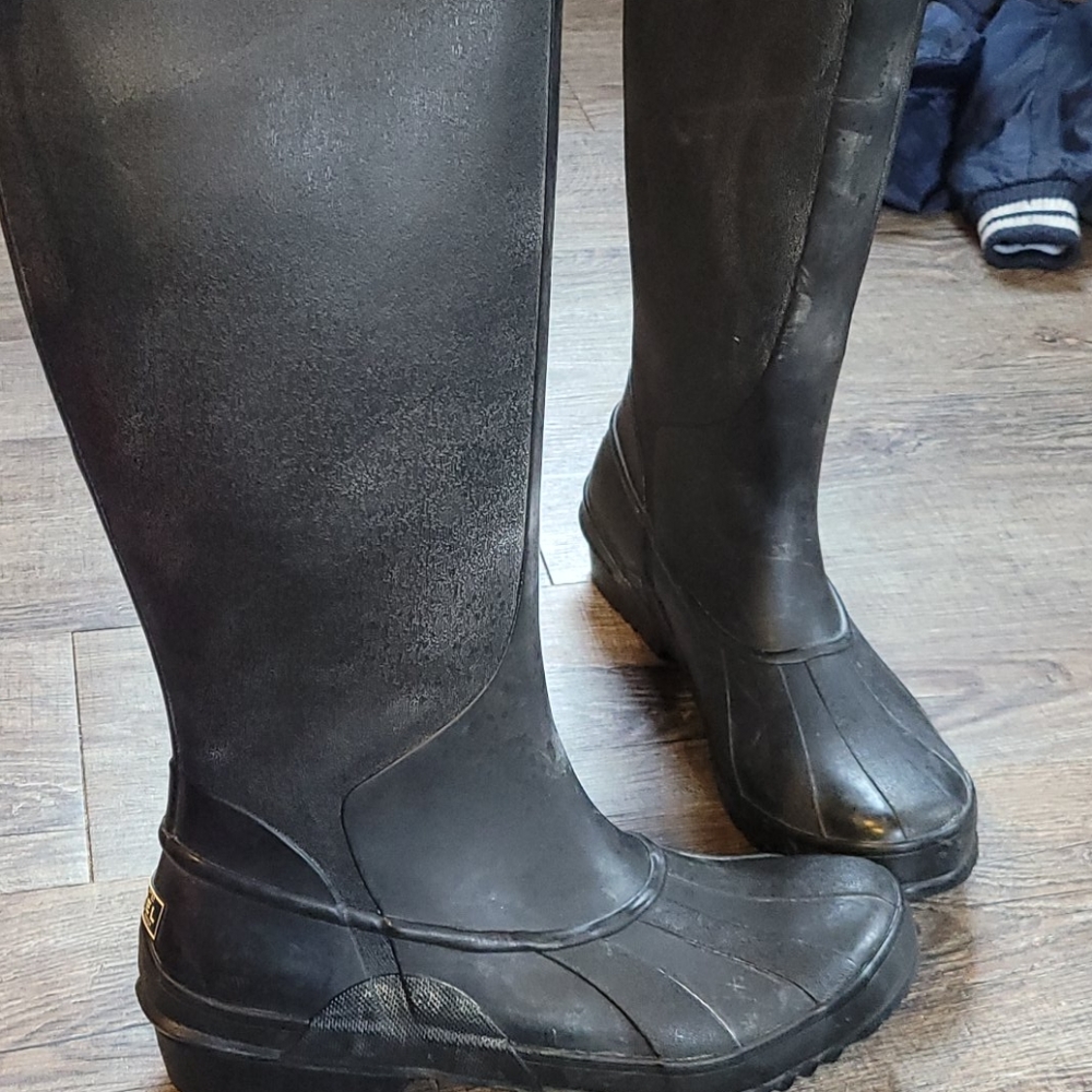Sore waterproof boots with sorel inside warmers